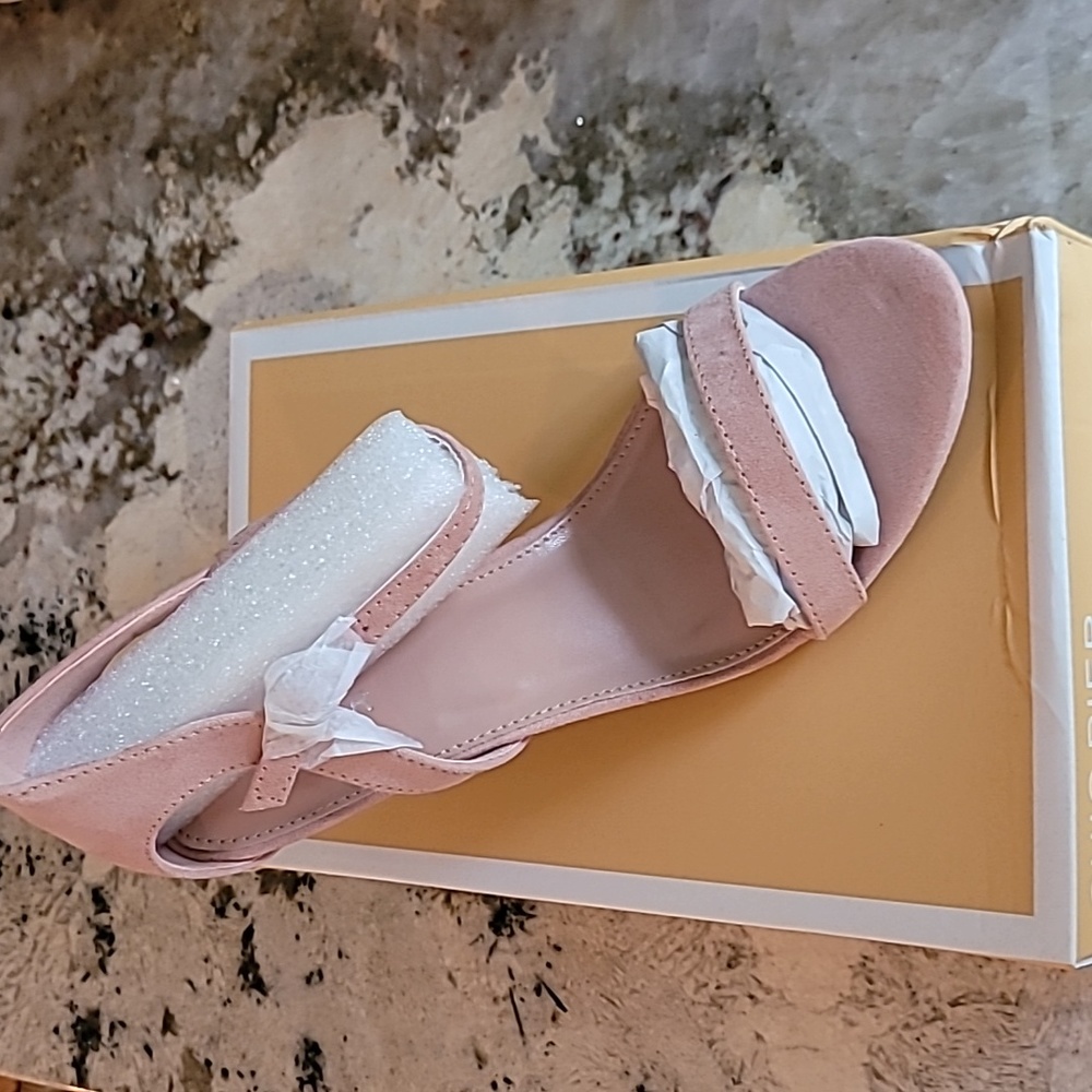 Chic pier heels shoes size 8.5